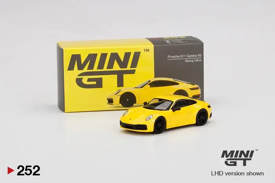 Porsche Porsche 911 Carrera 4S Racing Yellow